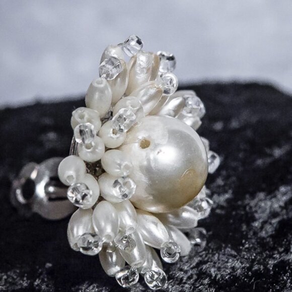 PRETTY Vintage Faux Pearl and Clear Beads Cluster Style Earrings CLIP ON - Picture 12 of 13